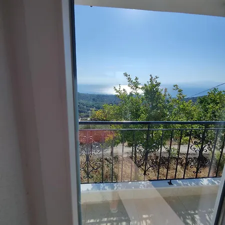 Nadya Villa Kallirákhi