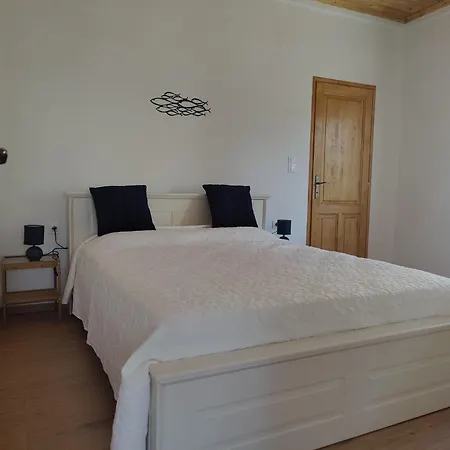 Nadya Villa Kallirákhi