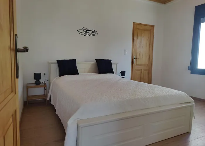 Nadya Villa Kallirákhi